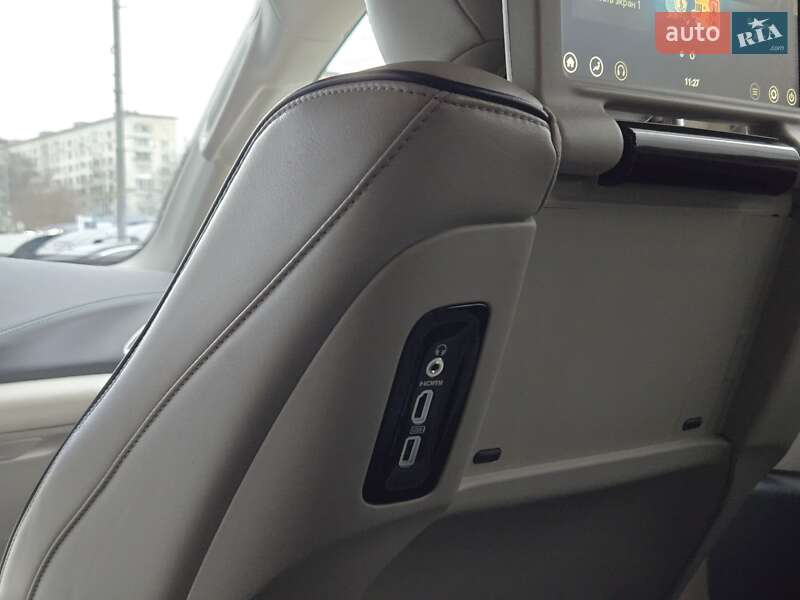 Минивэн Chrysler Pacifica 2017 в Киеве