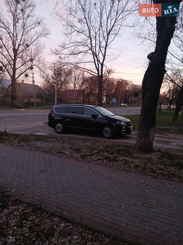 Мінівен Chrysler Pacifica 2024 в Боярці