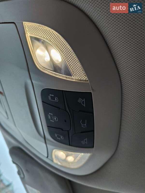 Мінівен Chrysler Pacifica 2020 в Івано-Франківську