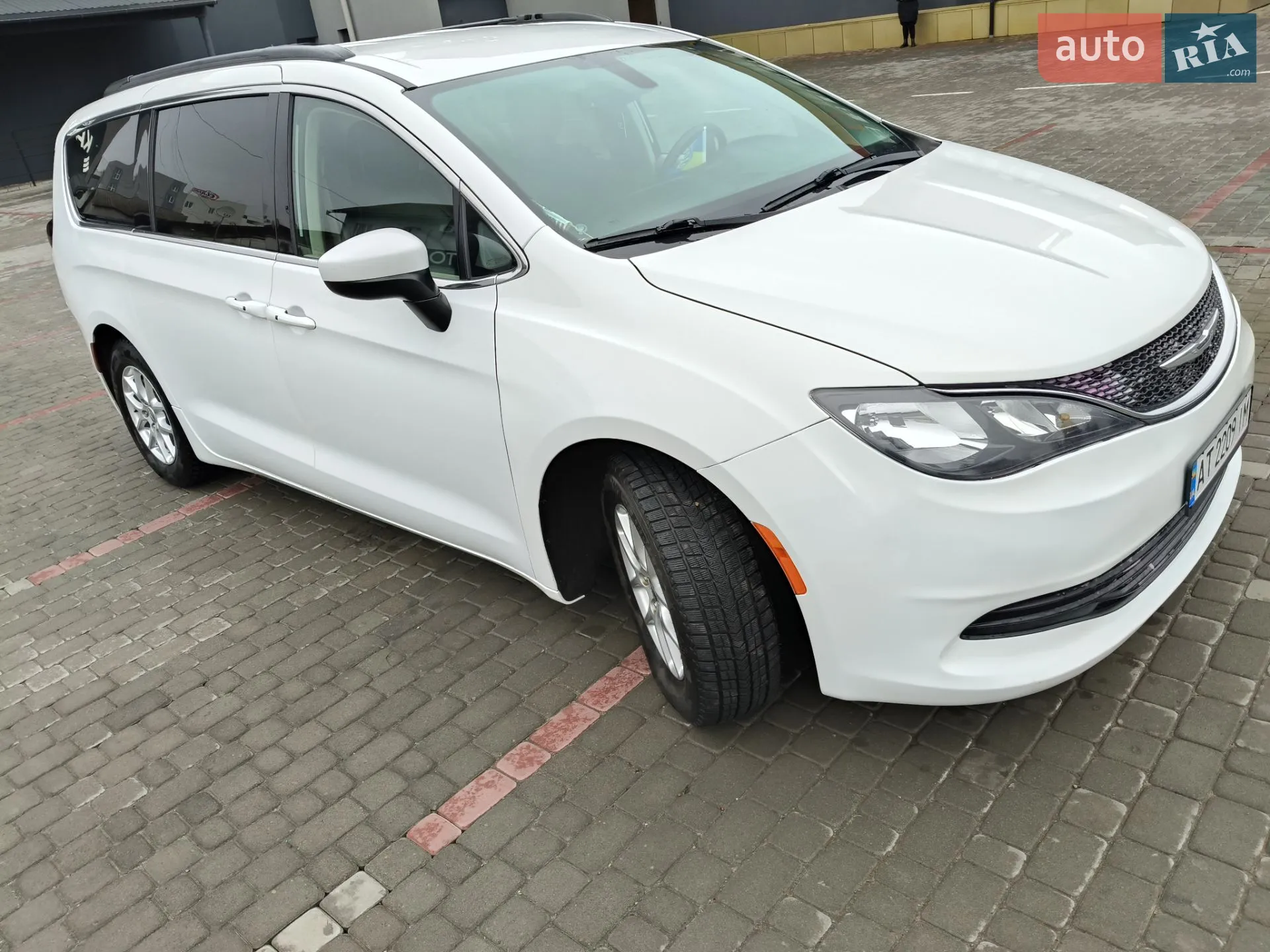 2020 Chrysler Pacifica - мініатюра 3