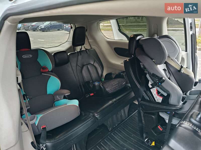 Мінівен Chrysler Pacifica 2020 в Івано-Франківську