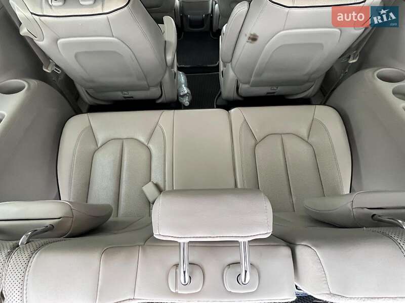 Минивэн Chrysler Pacifica 2017 в Киеве фото 33 Минивэн Chrysler Pacifica 2017 в Киеве