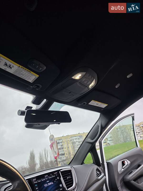 Минивэн Chrysler Pacifica 2019 в Днепре