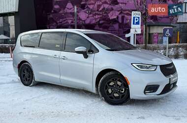Минивэн Chrysler Pacifica 2023 в Киеве