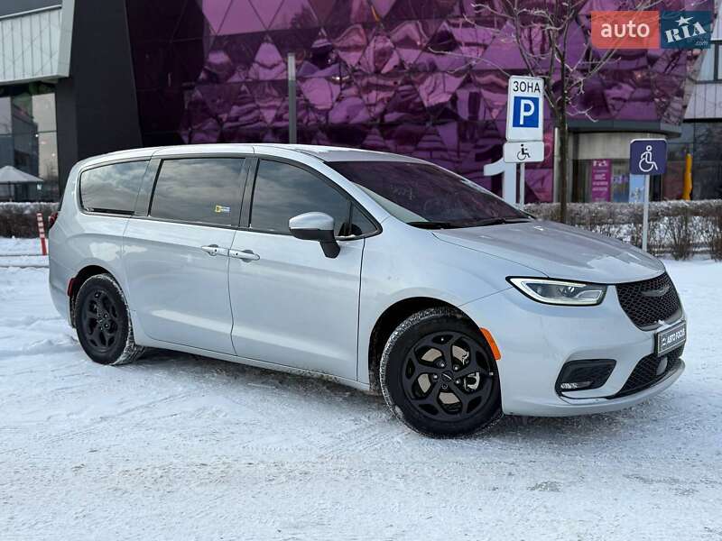 Chrysler Pacifica 2023