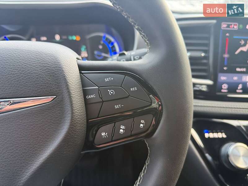 Минивэн Chrysler Pacifica 2023 в Киеве фото 20 Минивэн Chrysler Pacifica 2023 в Киеве