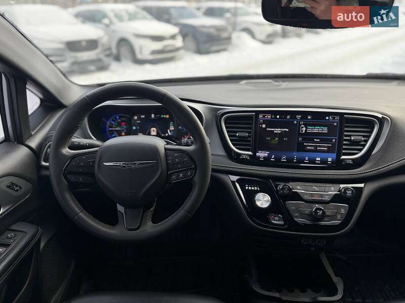 Минивэн Chrysler Pacifica 2023 в Киеве фото 25 Минивэн Chrysler Pacifica 2023 в Киеве