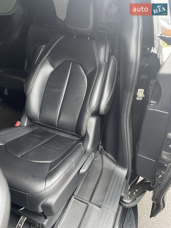 Мінівен Chrysler Pacifica 2023 в Ковелі