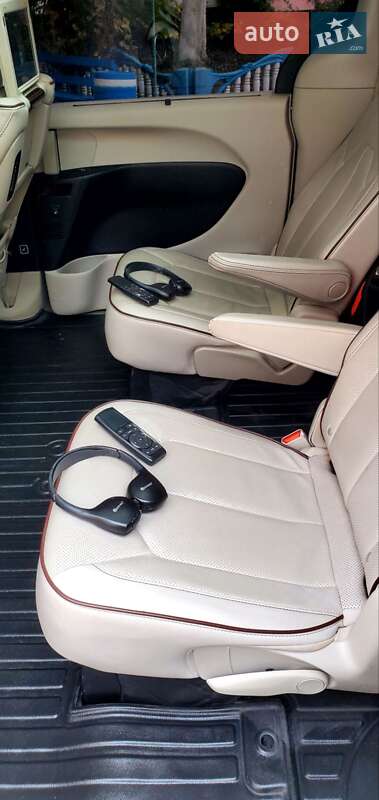 Мінівен Chrysler Pacifica 2016 в Києві фото 7 Мінівен Chrysler Pacifica 2016 в Києві