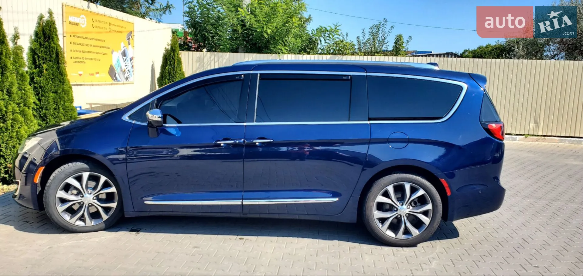 2016 Chrysler Pacifica - мініатюра 3
