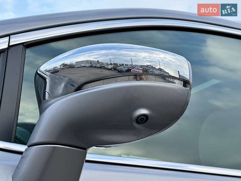 Мінівен Chrysler Pacifica 2017 в Києві