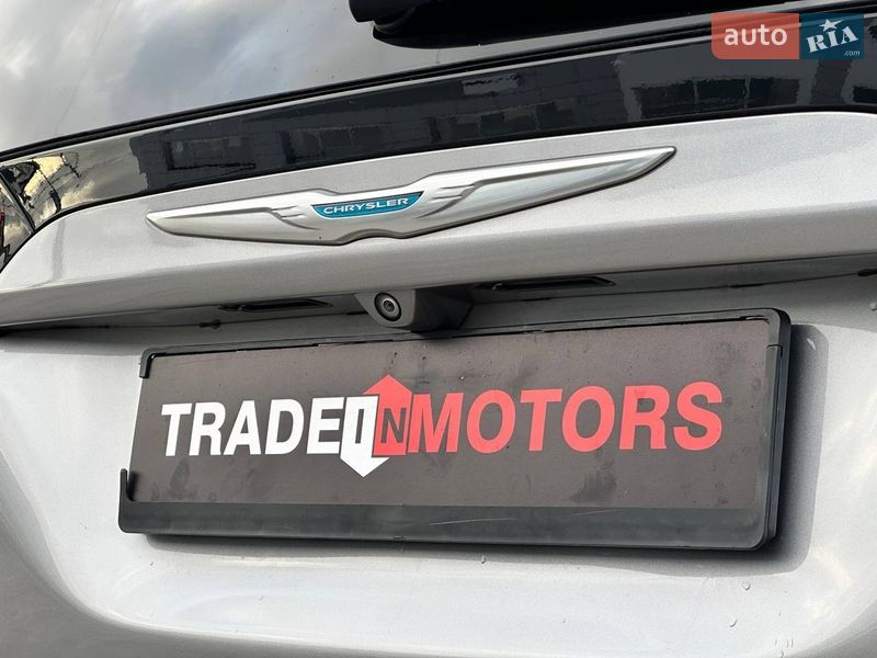 Мінівен Chrysler Pacifica 2017 в Києві