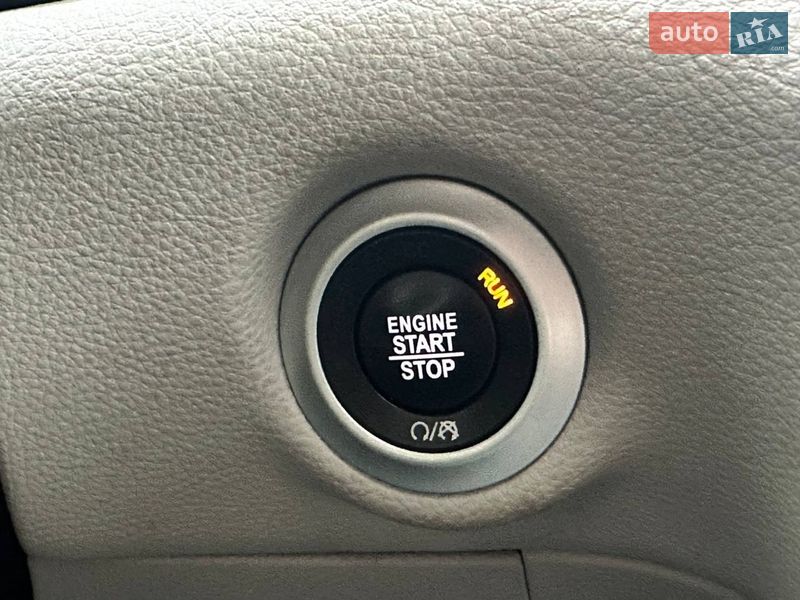 Мінівен Chrysler Pacifica 2017 в Києві