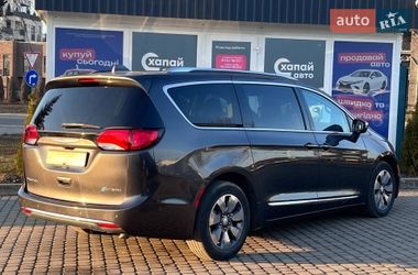 Мінівен Chrysler Pacifica 2018 в Львові