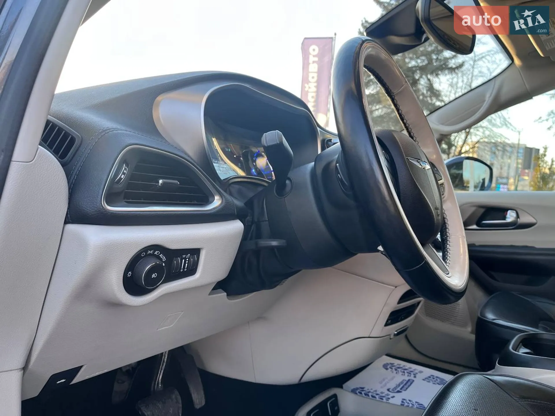 2018 Chrysler Pacifica - мініатюра 11
