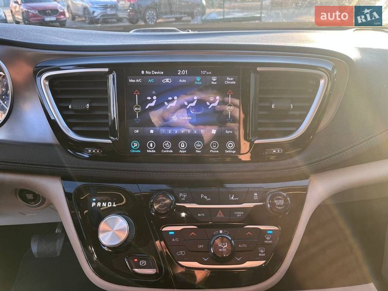 Мінівен Chrysler Pacifica 2018 в Львові