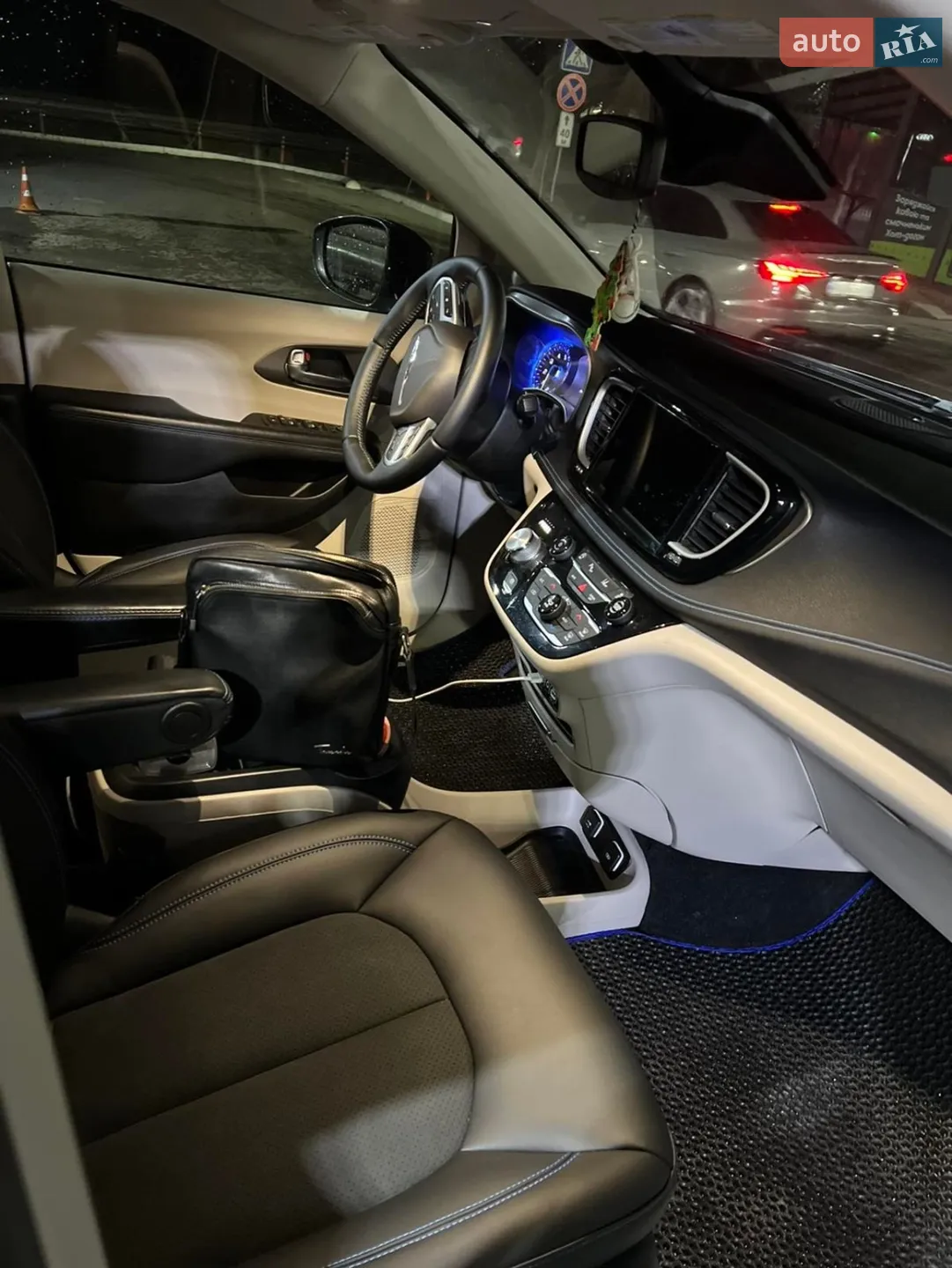 2021 Chrysler Pacifica - мініатюра 22