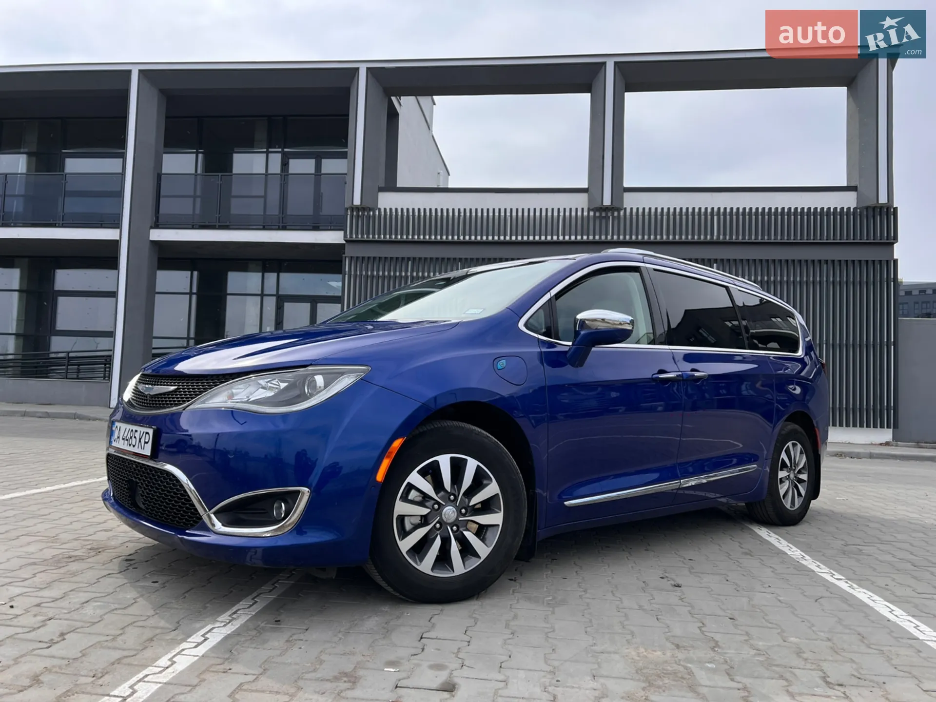 2020 Chrysler Pacifica - мініатюра 3