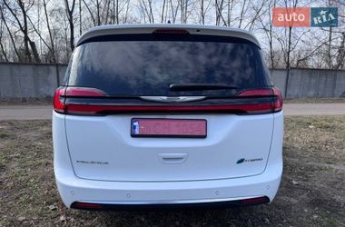 Минивэн Chrysler Pacifica 2023 в Киеве