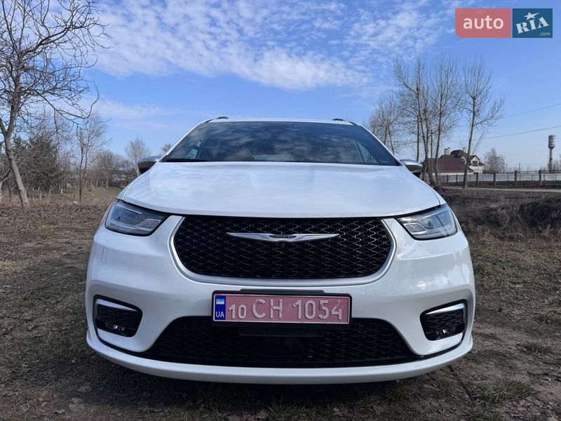 Минивэн Chrysler Pacifica 2023 в Киеве