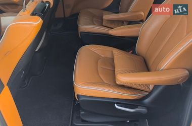 Минивэн Chrysler Pacifica 2023 в Киеве