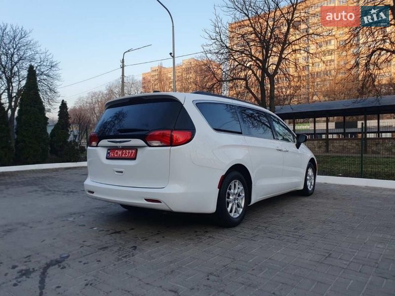 Минивэн Chrysler Pacifica 2020 в Киеве