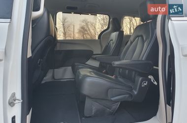 Минивэн Chrysler Pacifica 2020 в Киеве