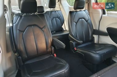 Минивэн Chrysler Pacifica 2020 в Киеве