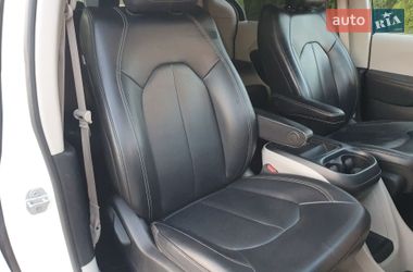 Минивэн Chrysler Pacifica 2020 в Киеве