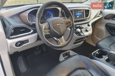 Минивэн Chrysler Pacifica 2020 в Киеве