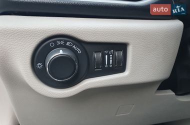 Минивэн Chrysler Pacifica 2020 в Киеве