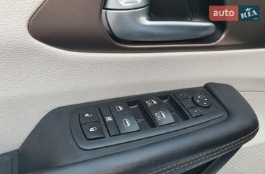 Минивэн Chrysler Pacifica 2020 в Киеве