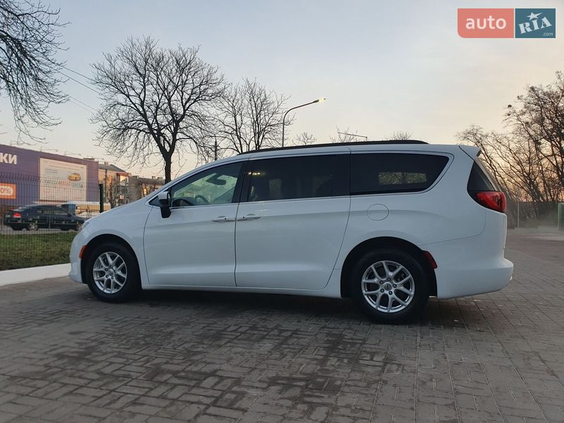 Минивэн Chrysler Pacifica 2020 в Киеве