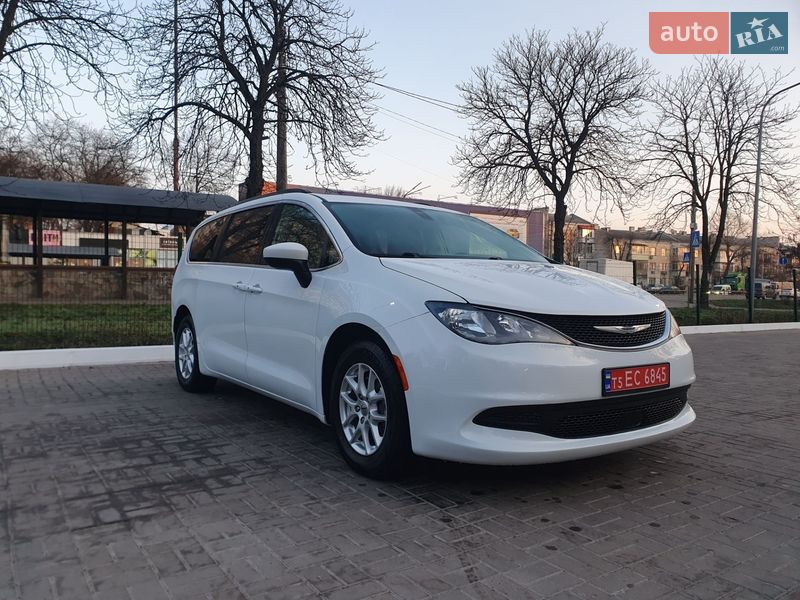 Минивэн Chrysler Pacifica 2020 в Киеве