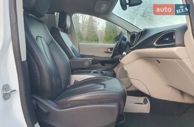 Минивэн Chrysler Pacifica 2020 в Киеве