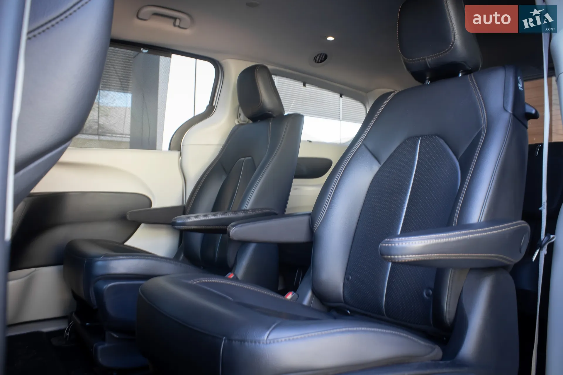 2019 Chrysler Pacifica - мініатюра 12