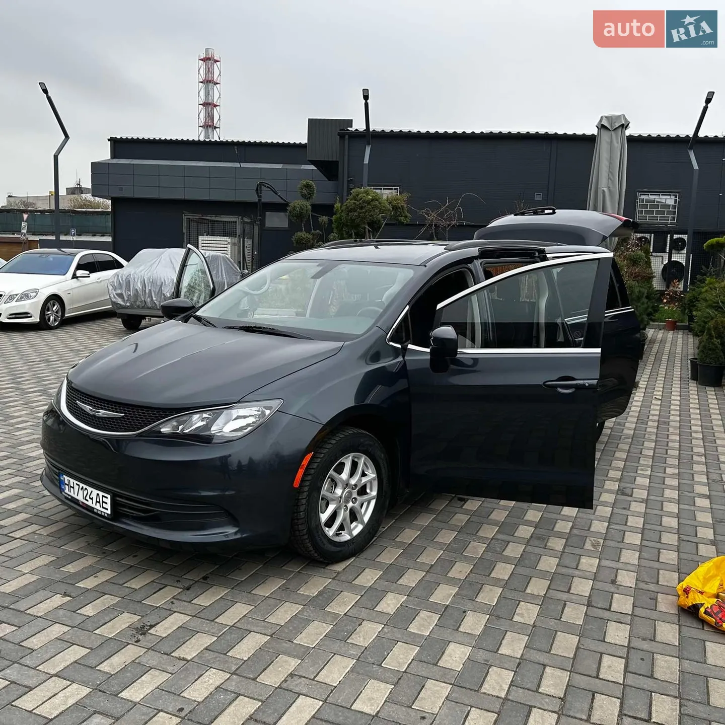 2019 Chrysler Pacifica - мініатюра 2