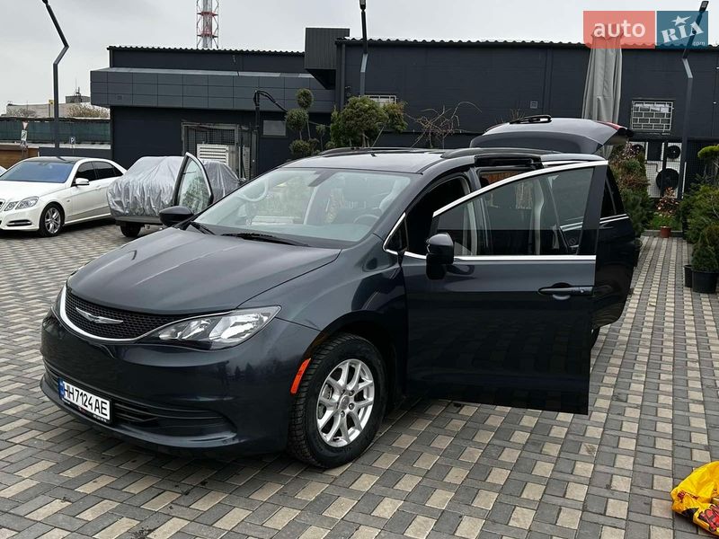 Мінівен Chrysler Pacifica 2019 в Одесі