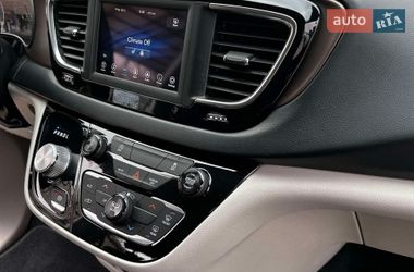 Мінівен Chrysler Pacifica 2019 в Одесі