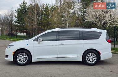 Минивэн Chrysler Pacifica 2017 в Хмельницком