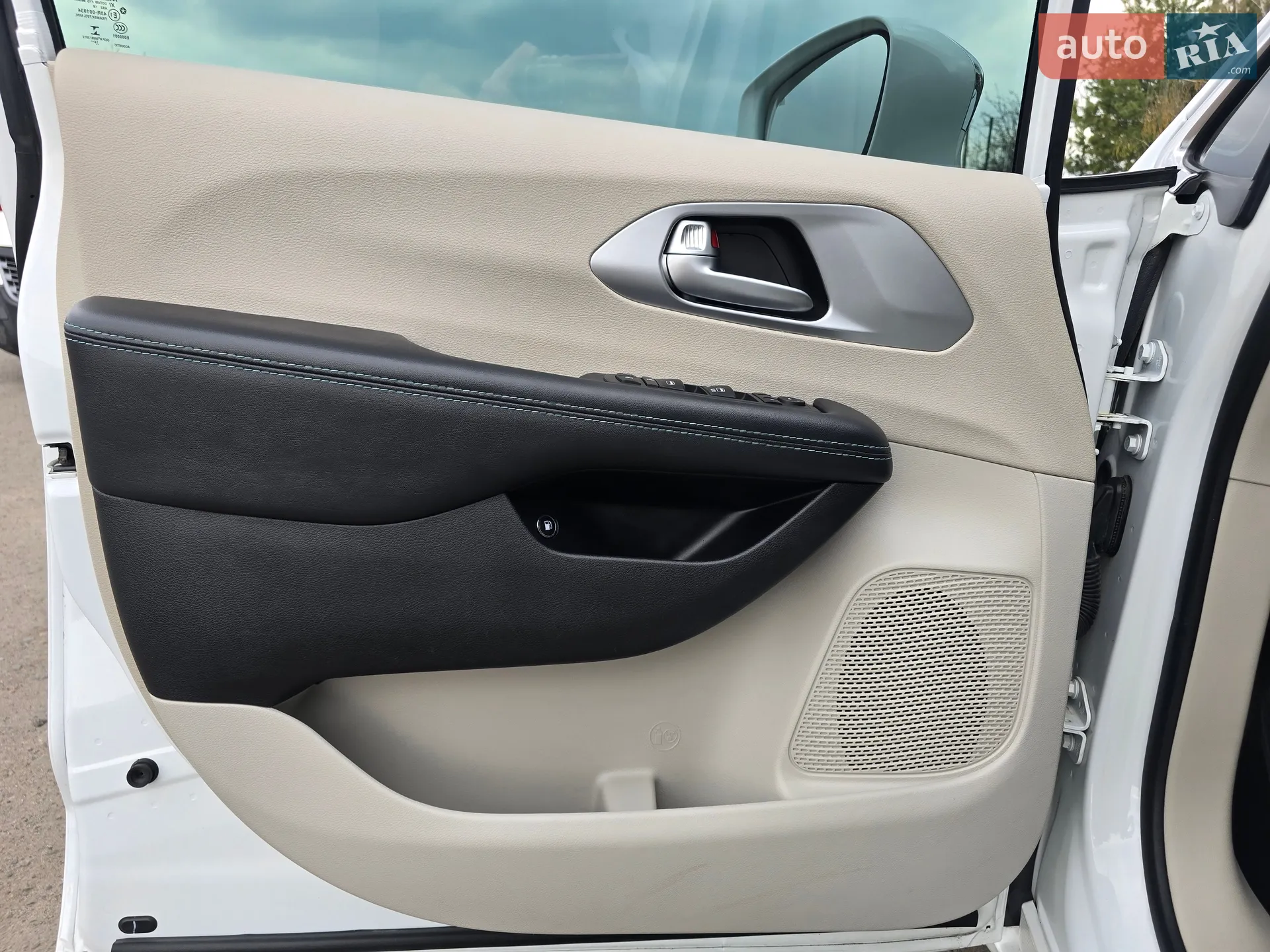 2017 Chrysler Pacifica - мініатюра 38
