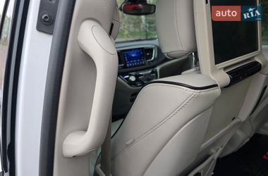 Минивэн Chrysler Pacifica 2017 в Хмельницком