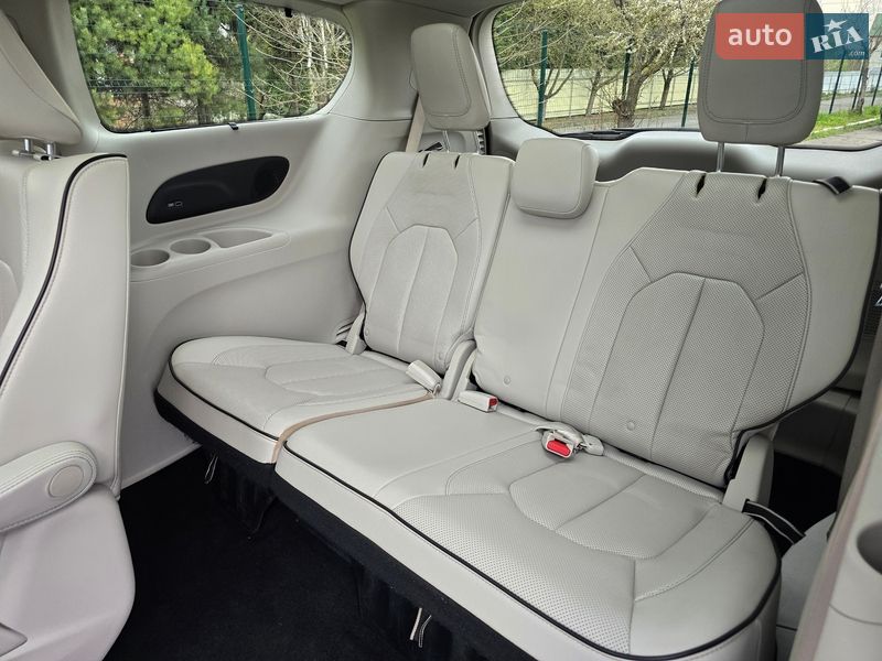 Минивэн Chrysler Pacifica 2017 в Хмельницком