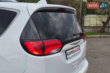 Минивэн Chrysler Pacifica 2017 в Хмельницком