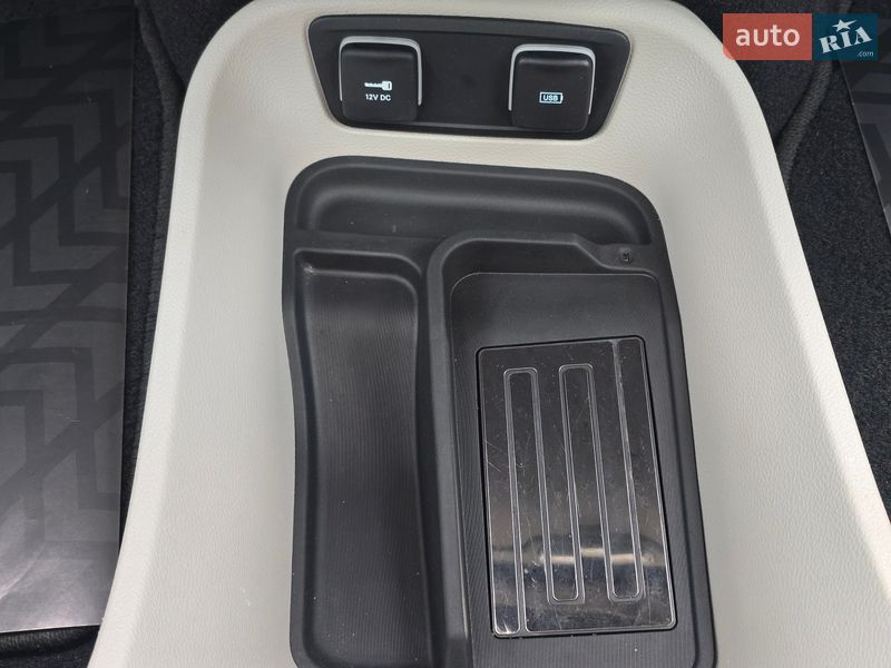 Минивэн Chrysler Pacifica 2017 в Хмельницком
