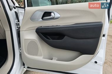 Минивэн Chrysler Pacifica 2017 в Хмельницком