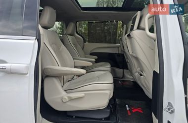 Минивэн Chrysler Pacifica 2017 в Хмельницком
