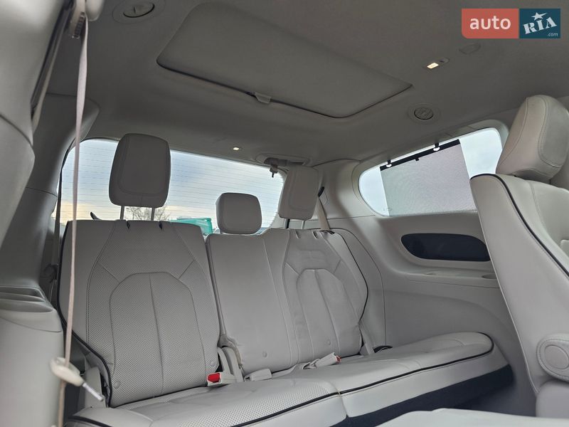 Минивэн Chrysler Pacifica 2017 в Хмельницком