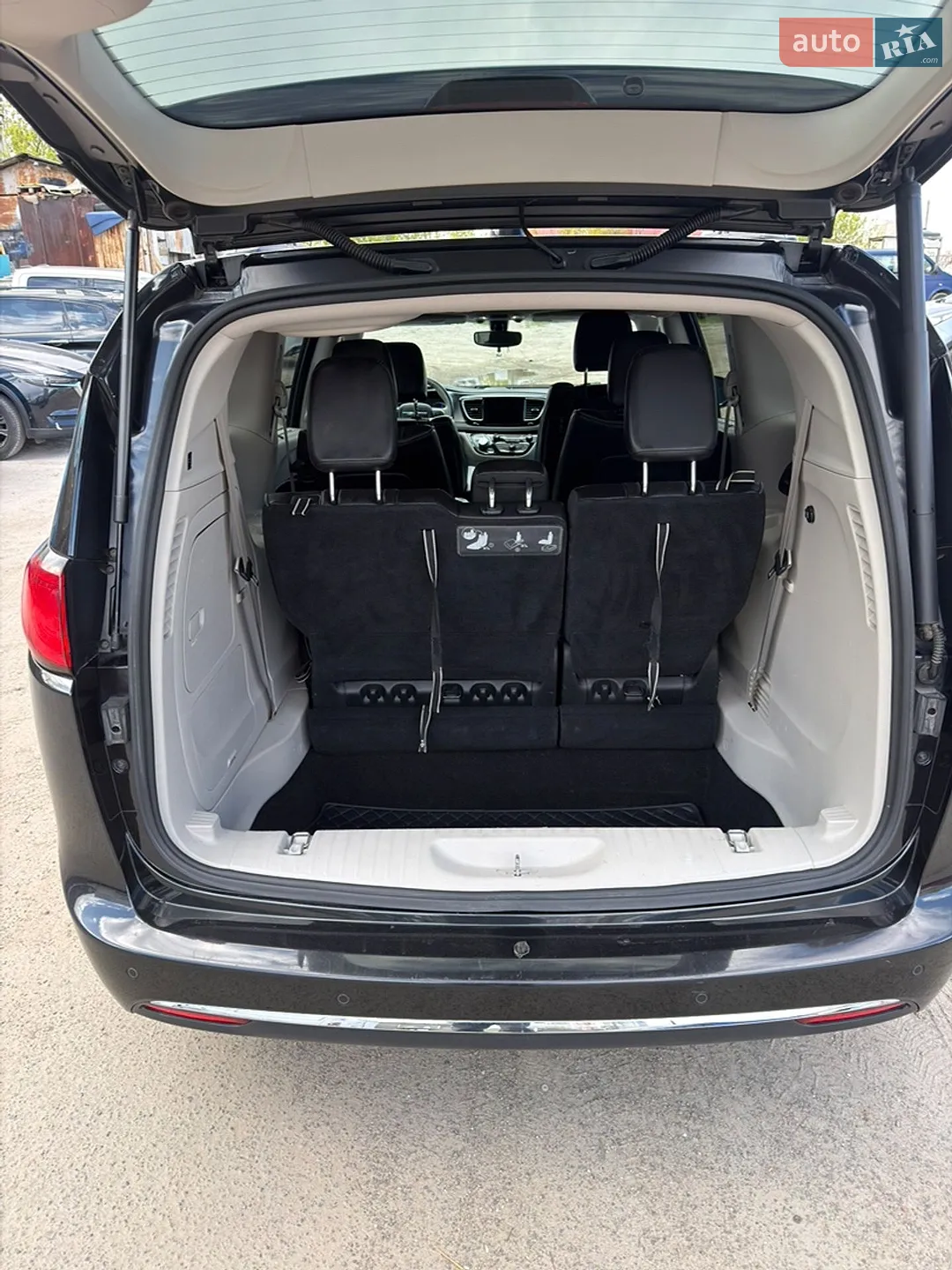 2018 Chrysler Pacifica - мініатюра 11