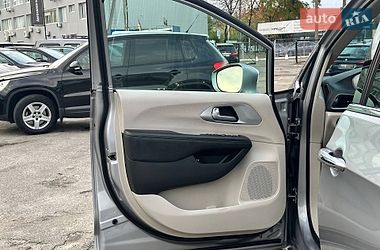 Минивэн Chrysler Pacifica 2017 в Киеве